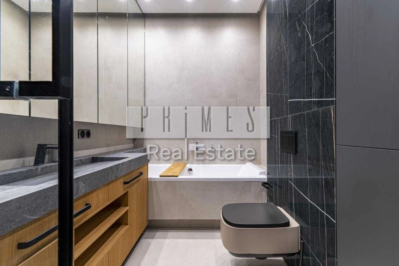 Apartment for Sale - 3 Bedrooms - Volodymyr Yasuyka Street 2G