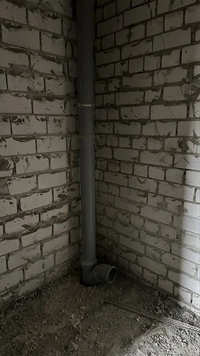 Selling a 2-room apartment in Alekseevka.