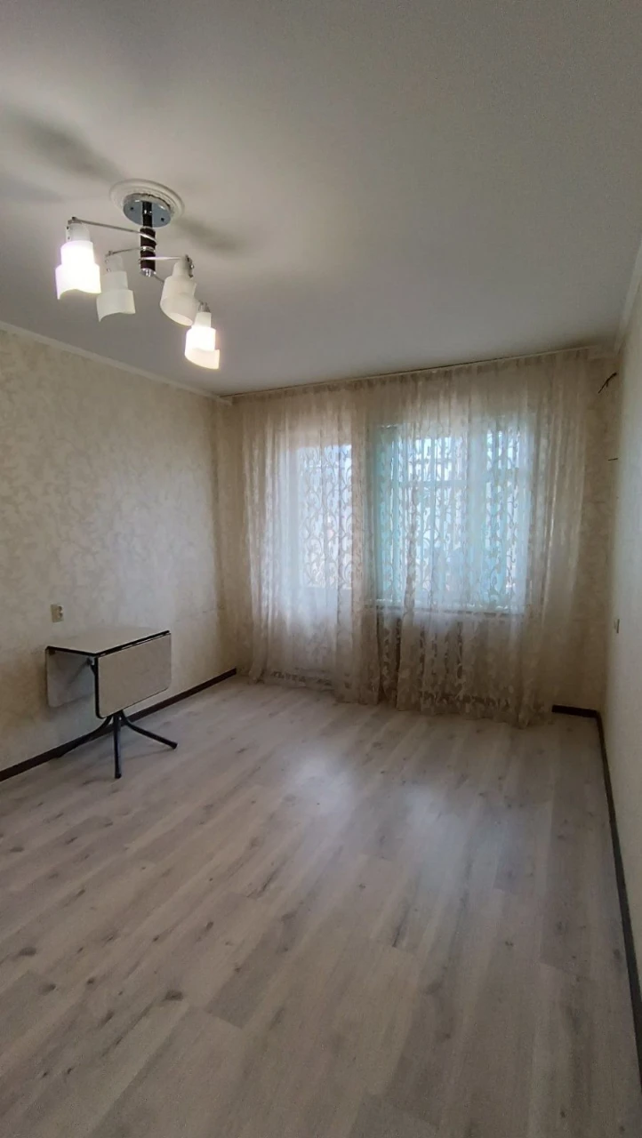 Продается двухкомнатная квартира на улице Таирова