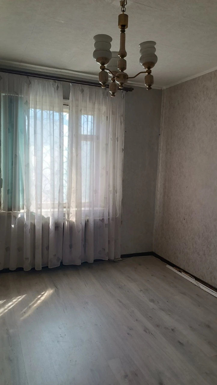 Продается двухкомнатная квартира на улице Таирова