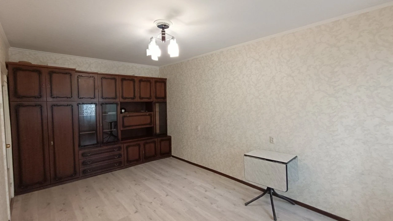 Продается двухкомнатная квартира на улице Таирова