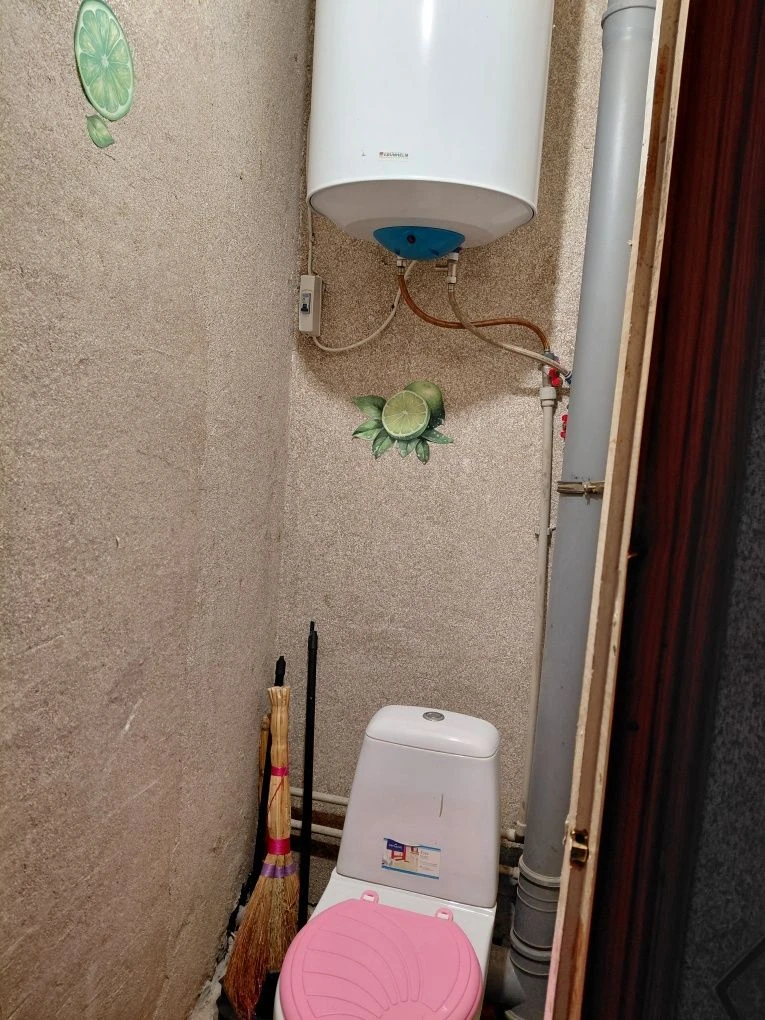 For sale, one-bedroom apartment in the Khortytsia district
