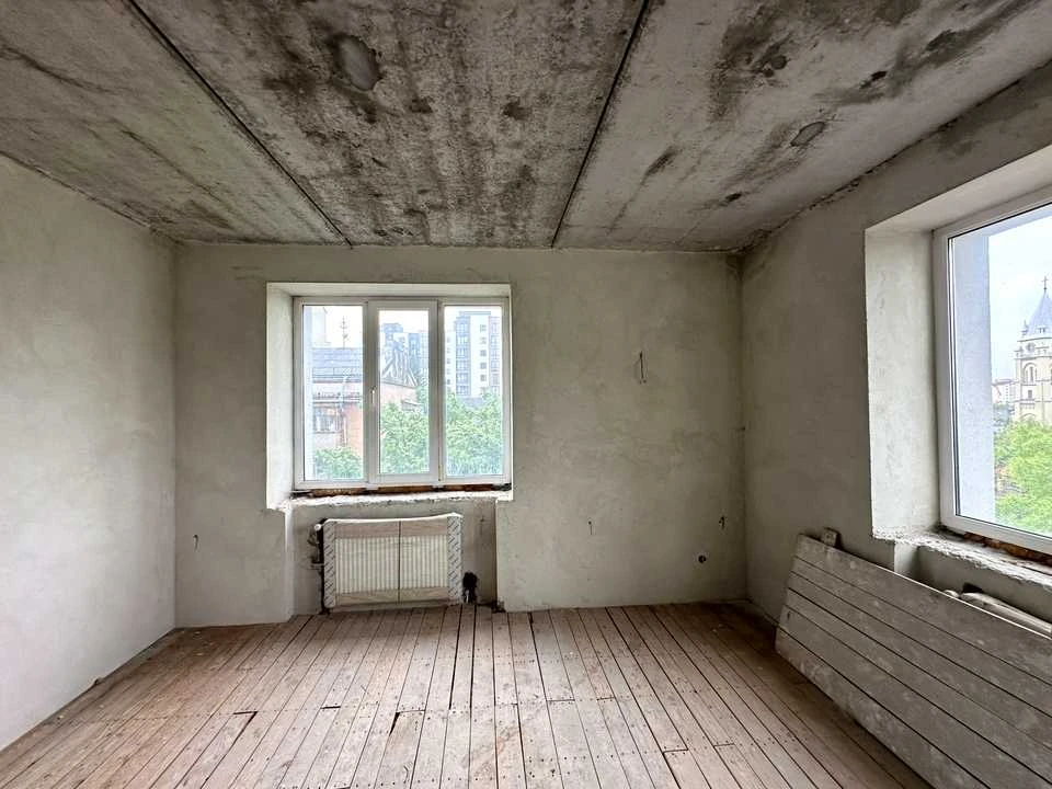 Apartment. Ivano-Frankivsk, Nezalezhnosti St.