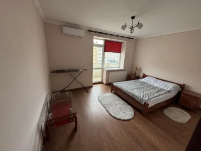 Власник. Продам 2-кімнатну квартиру (92,4 м. кв) Івано-Франк