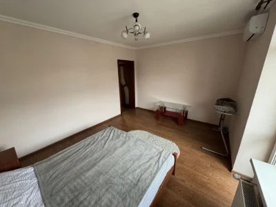 Власник. Продам 2-кімнатну квартиру (92,4 м. кв) Івано-Франк