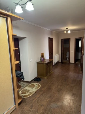 Власник. Продам 2-кімнатну квартиру (92,4 м. кв) Івано-Франк