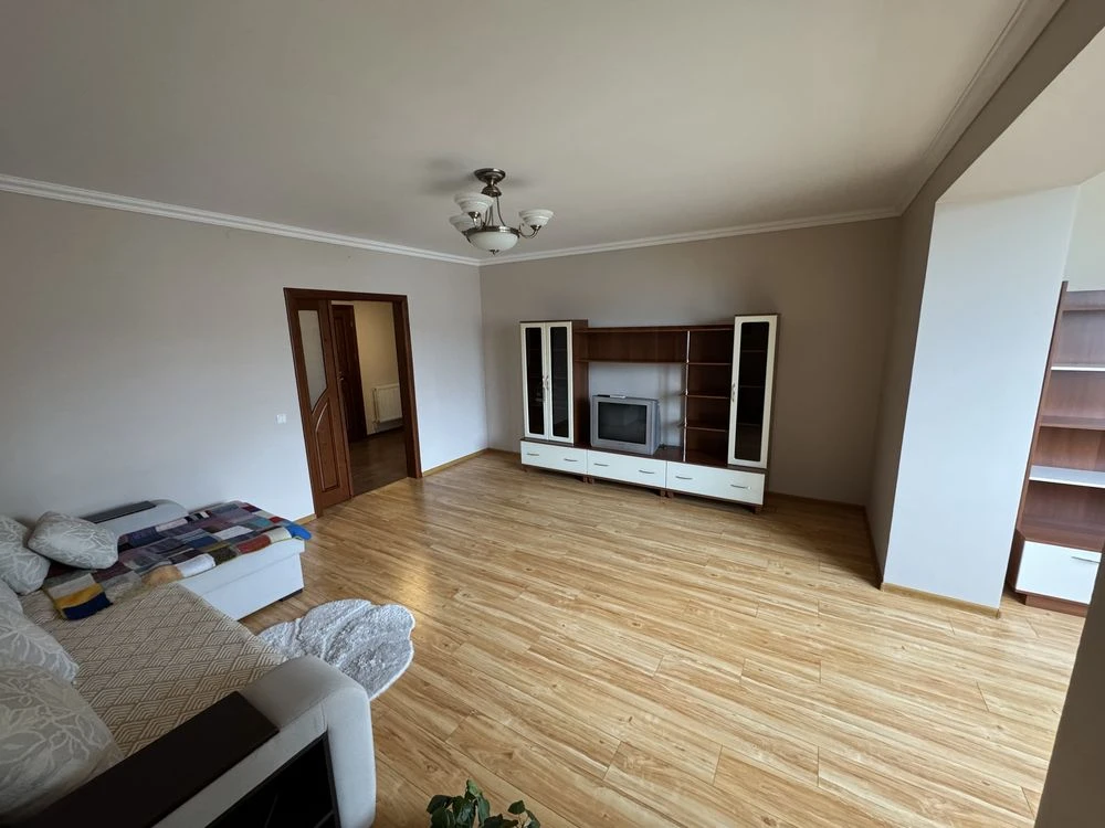 Власник. Продам 2-кімнатну квартиру (92,4 м. кв) Івано-Франк