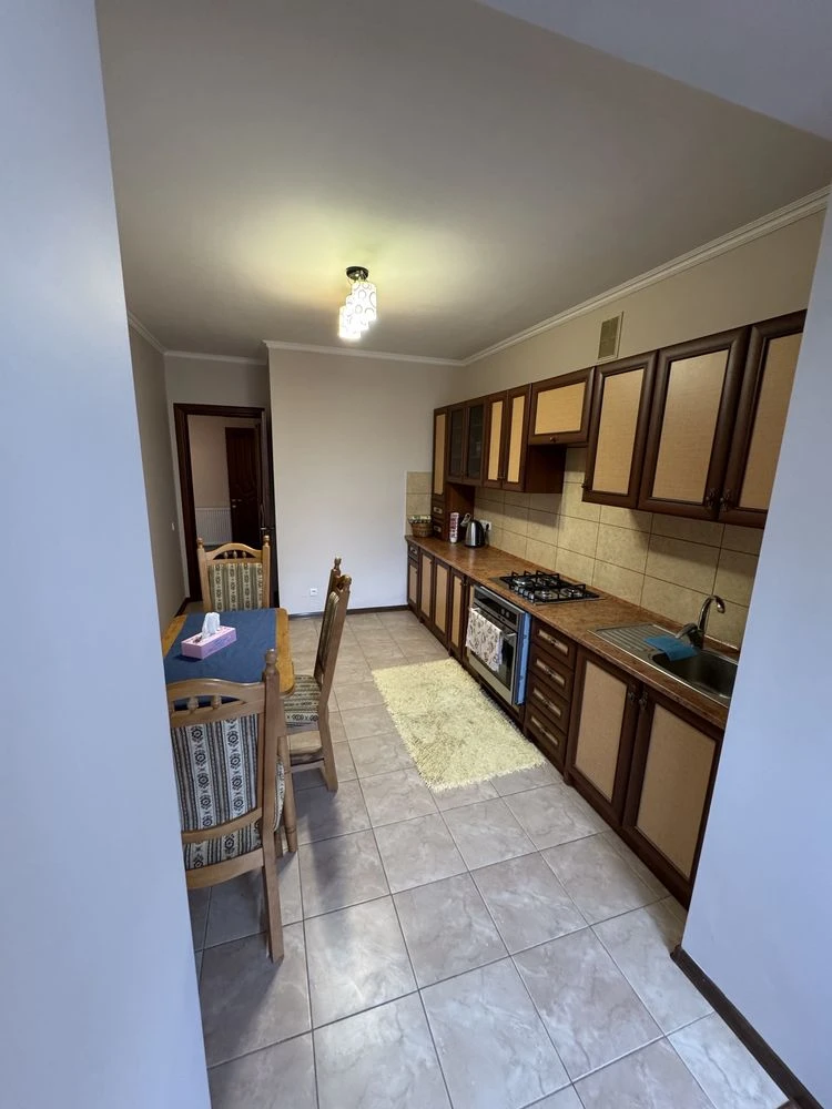 Власник. Продам 2-кімнатну квартиру (92,4 м. кв) Івано-Франк