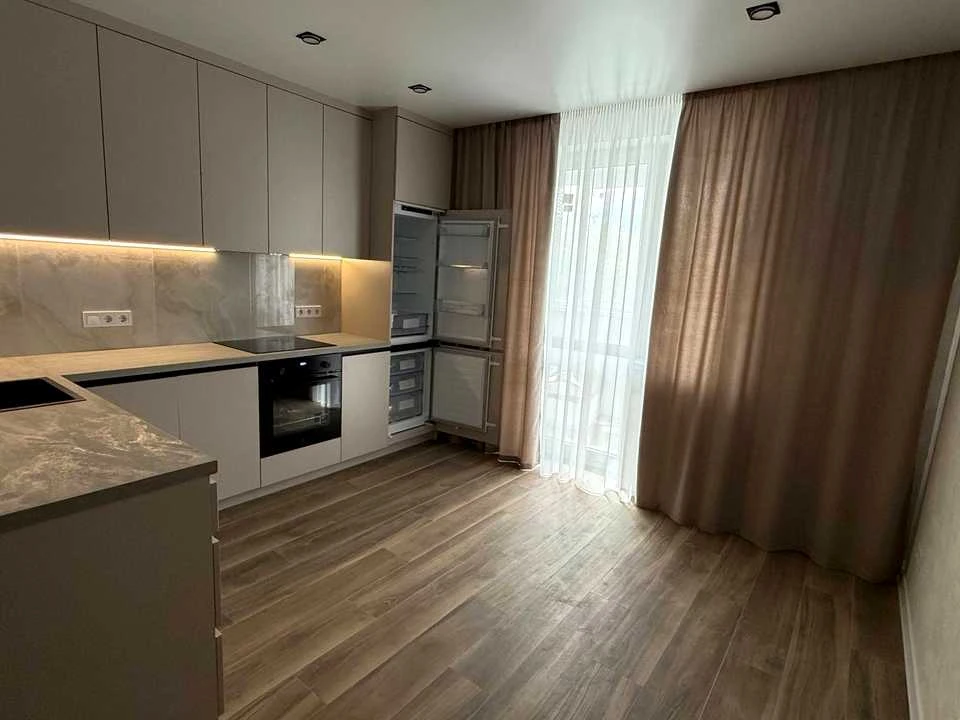 Apartment. Kharkiv, Myru St.