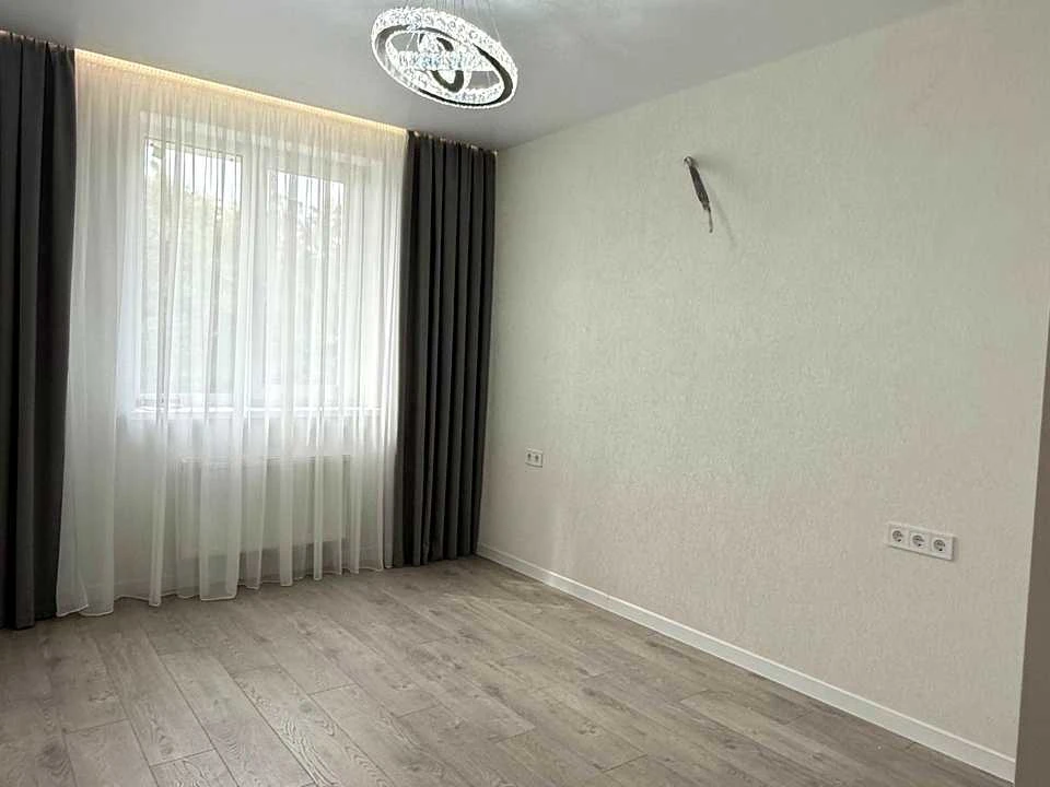 Apartment. Kharkiv, Myru St.