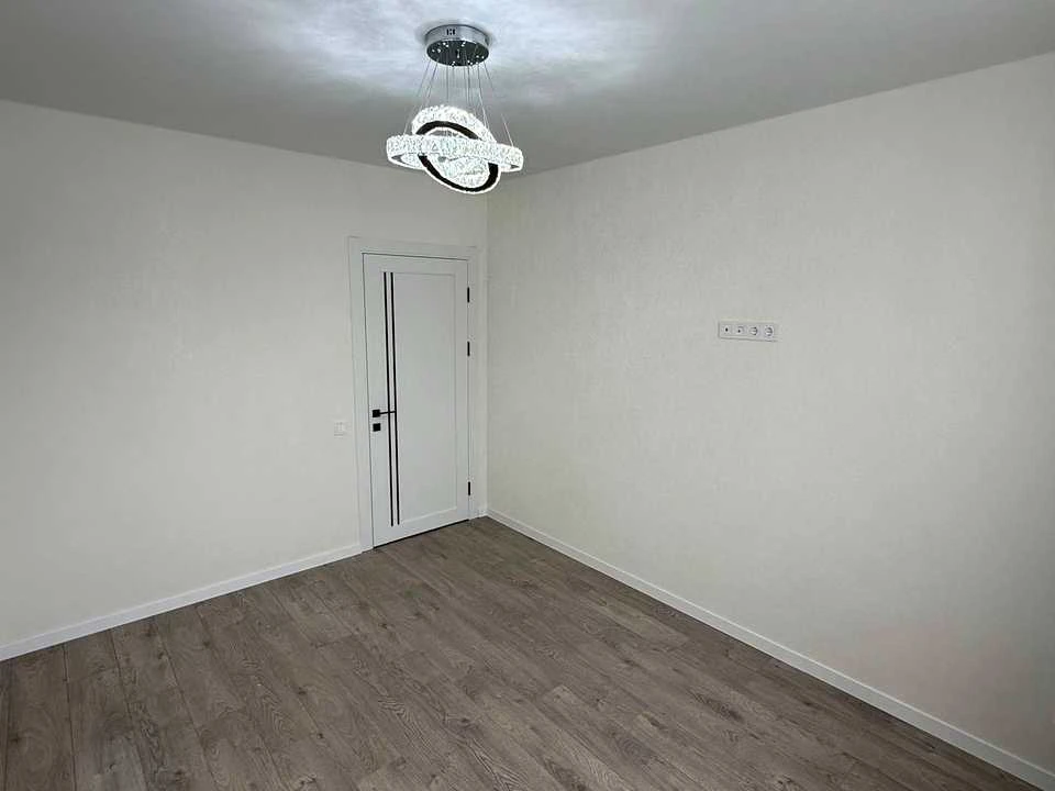 Apartment. Kharkiv, Myru St.