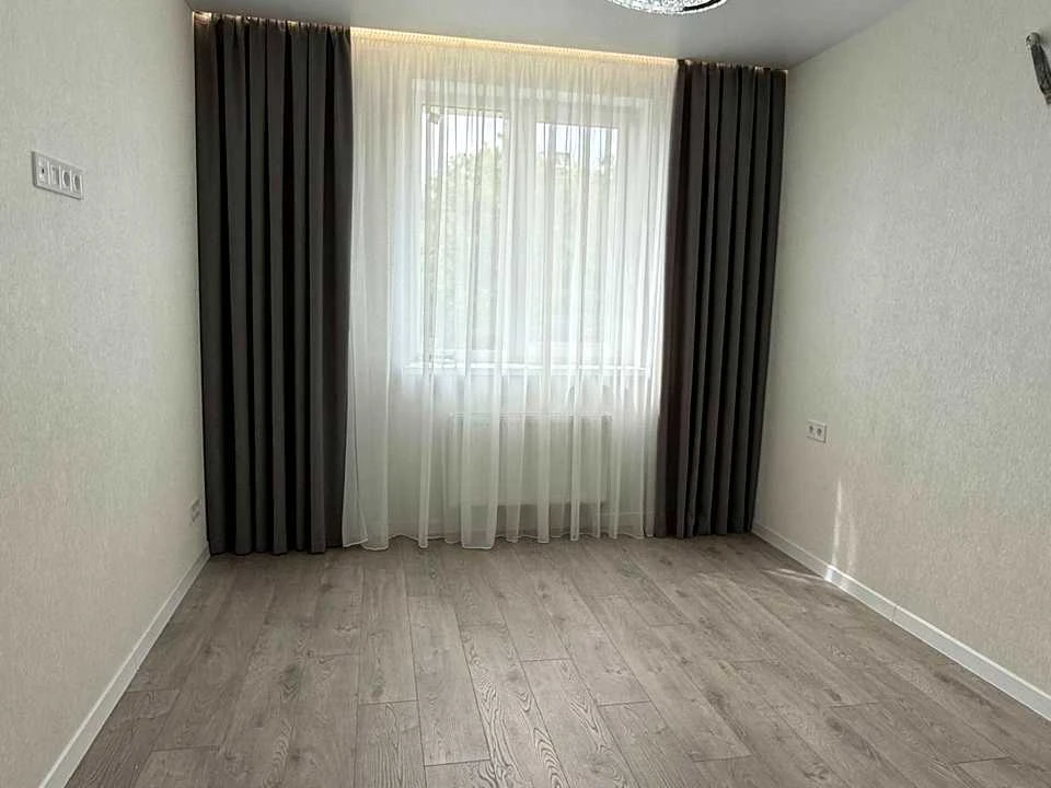 Apartment. Kharkiv, Myru St.