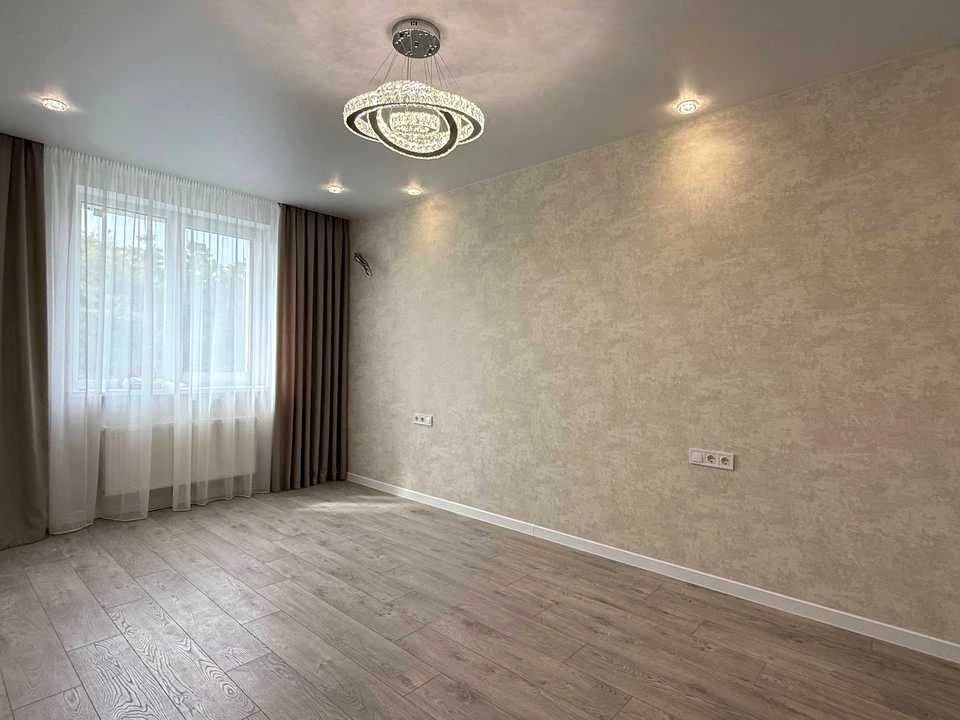 Apartment. Kharkiv, Myru St.