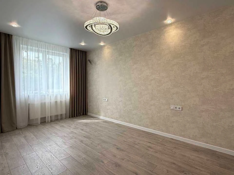Apartment. Kharkiv, Myru St.