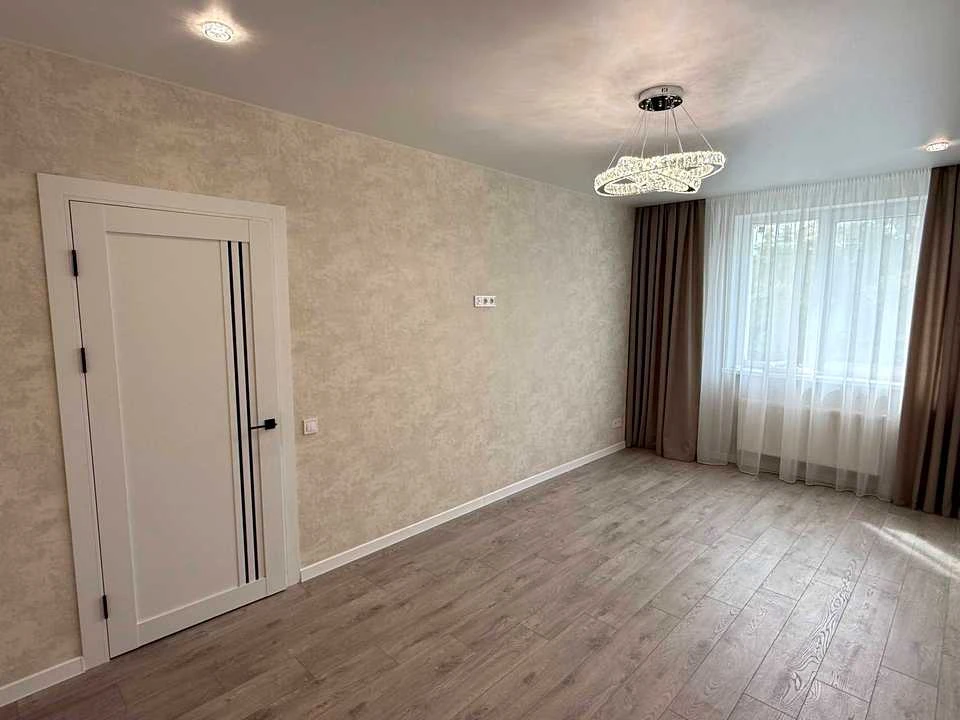 Apartment. Kharkiv, Myru St.