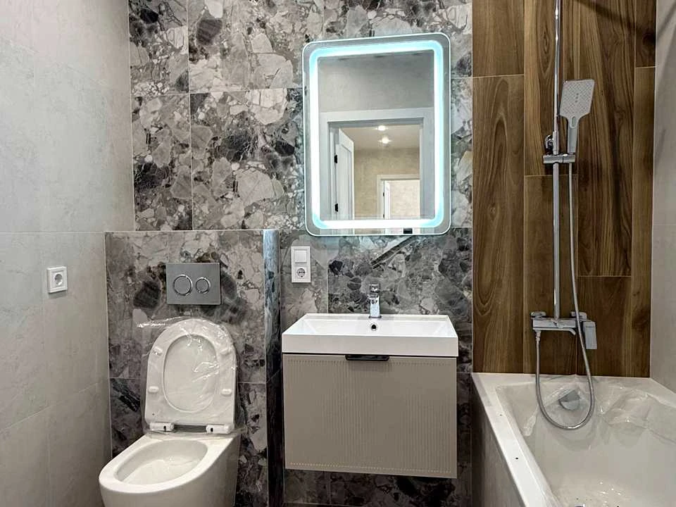 Apartment. Kharkiv, Myru St.