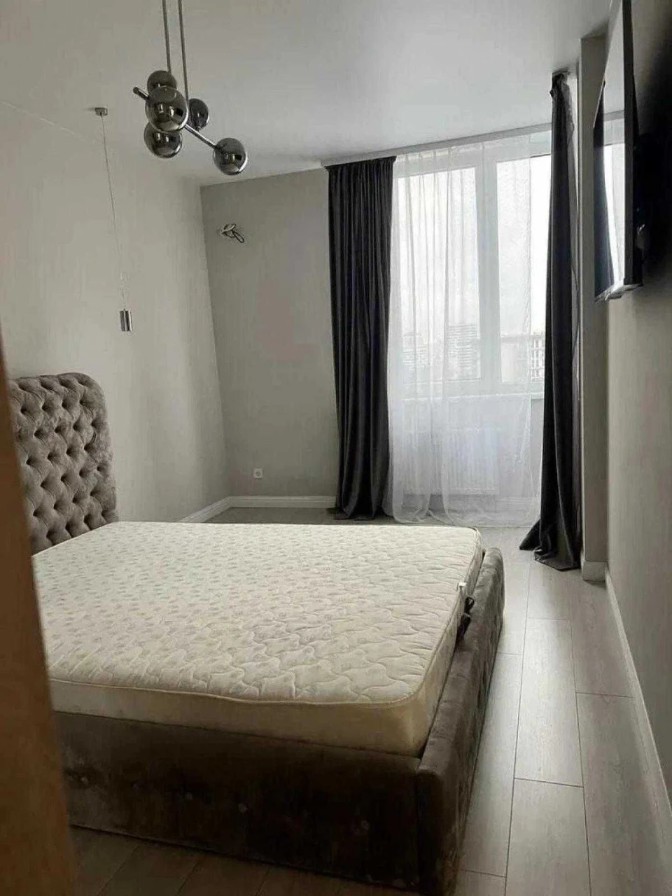Sale of an Apartment on Chornovola Avenue