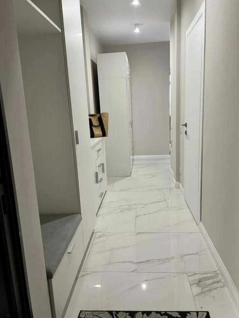 Sale of an Apartment on Chornovola Avenue