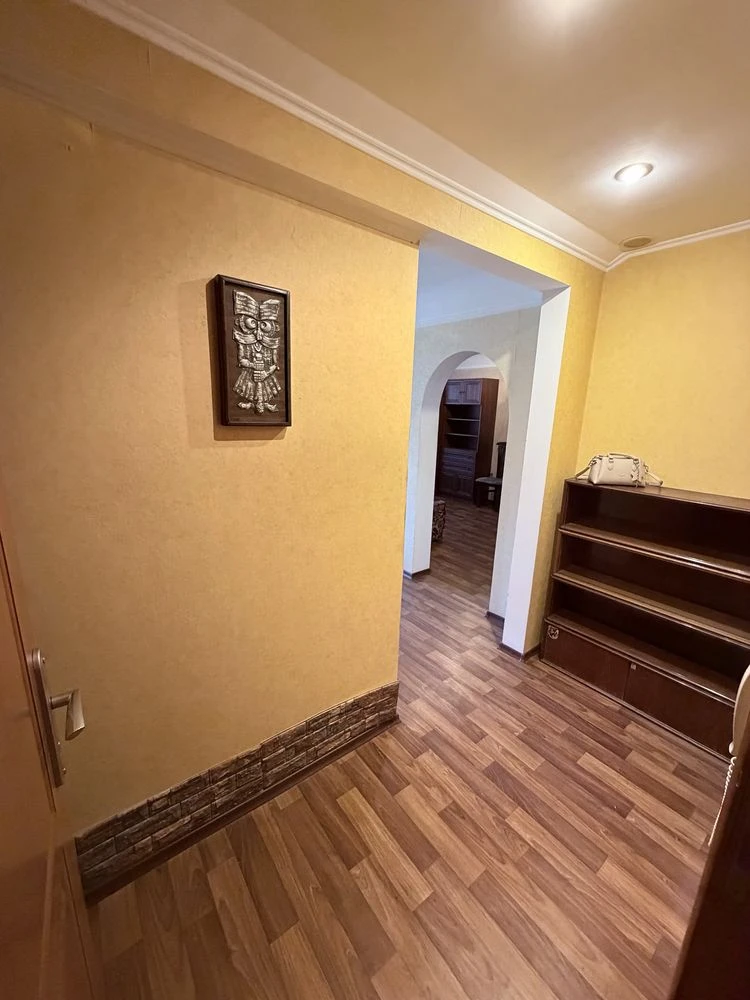 For Sale 1-bedroom apartment near Sportivna metro Lebedinskaya Street