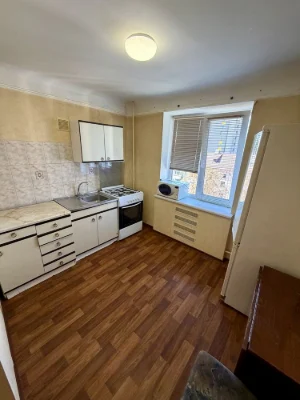 For Sale 1-bedroom apartment near Sportivna metro Lebedinskaya Street