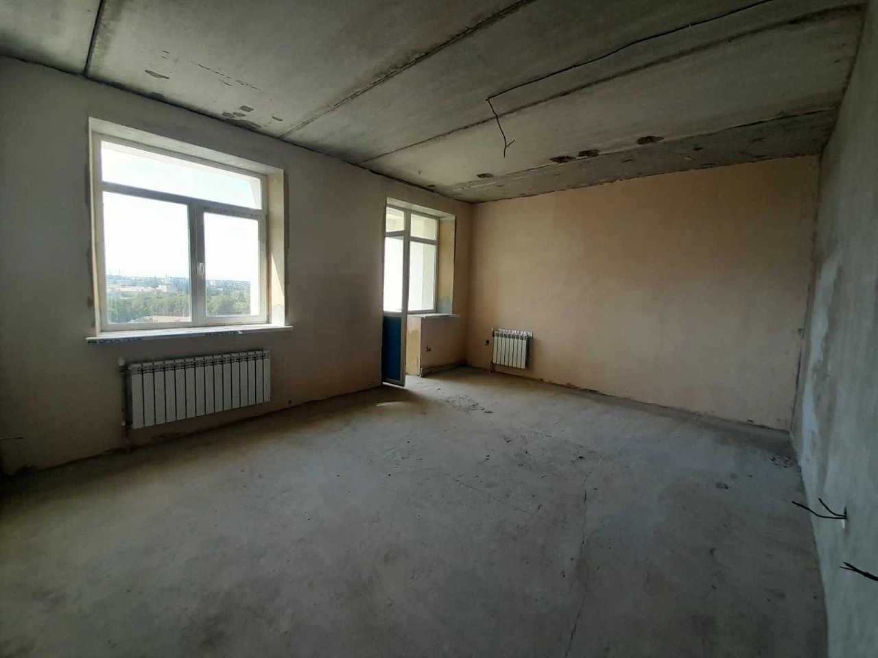 For Sale: 3-room apartment in a new building.