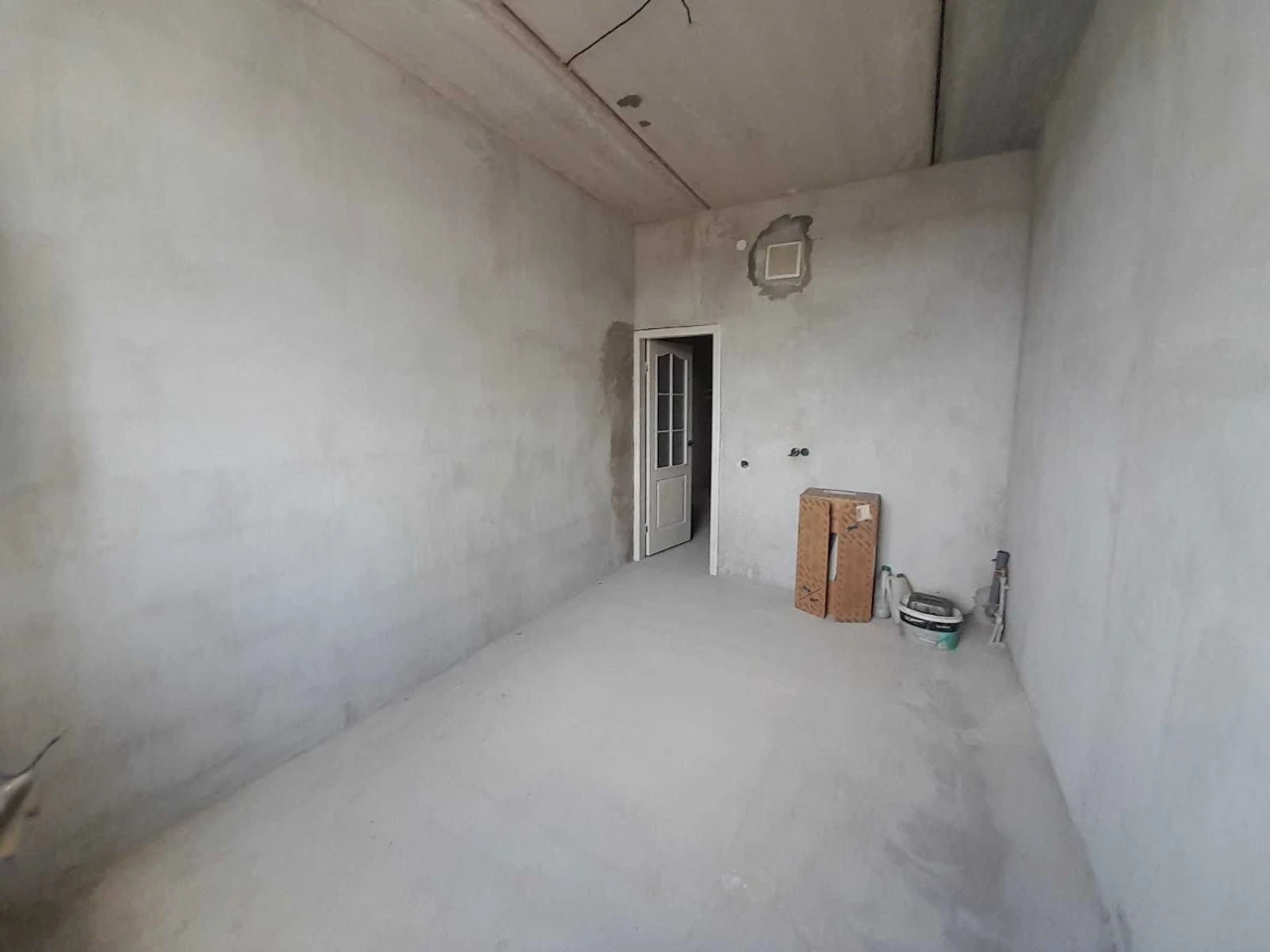 For Sale: 3-room apartment in a new building.