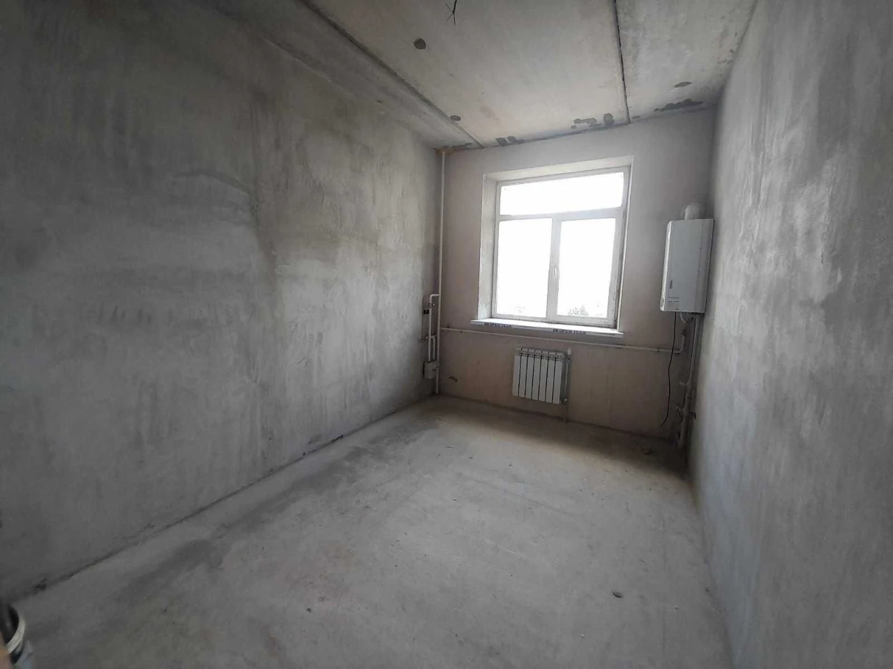 For Sale: 3-room apartment in a new building.