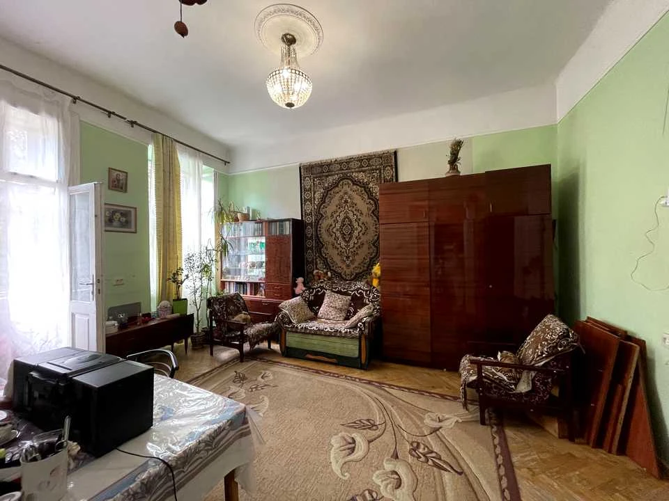 Apartment. Lviv, Lychakivska Street