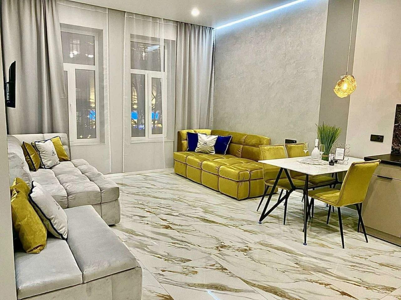 Готовий апарт-біхнес в центрі Львова | 4 апартаменти 161м² |
