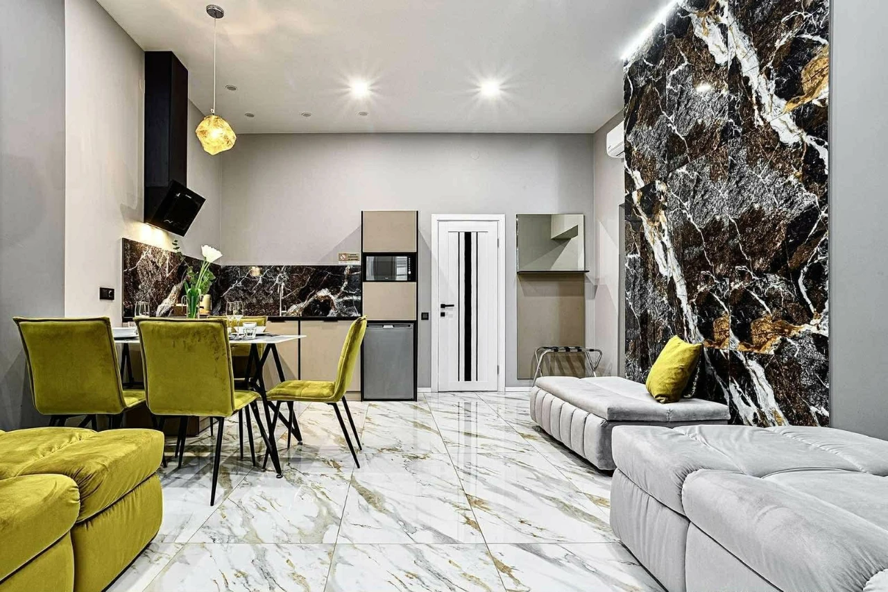 Готовий апарт-біхнес в центрі Львова | 4 апартаменти 161м² |