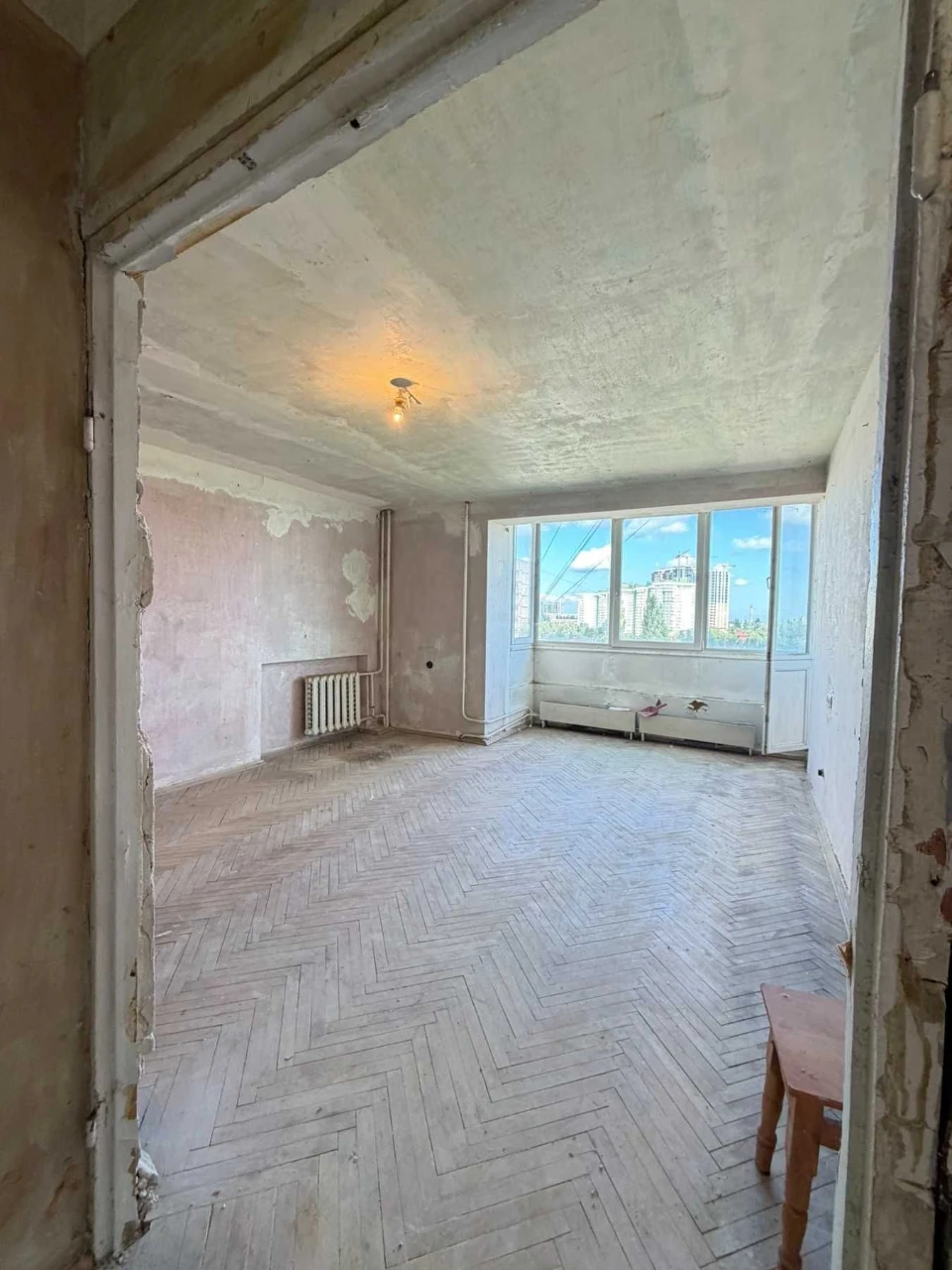 10 minutes walk to Metro Zhytomyr!! Sale of a 1-bedroom apartment 44.3 sq.m.