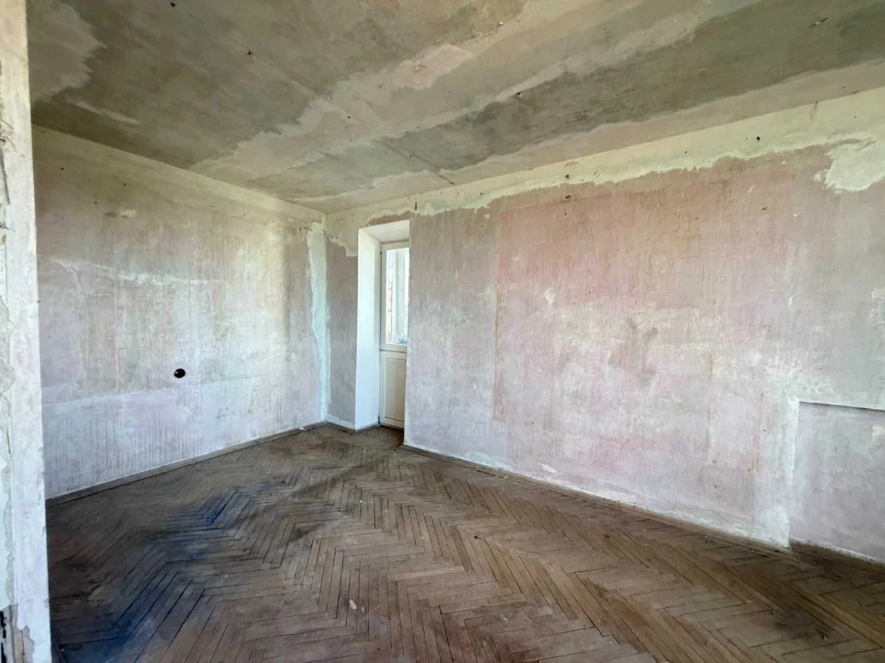 10 minutes walk to Metro Zhytomyr!! Sale of a 1-bedroom apartment 44.3 sq.m.