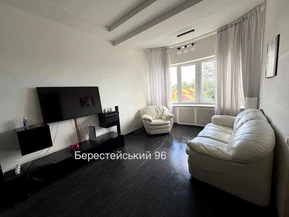 Квартира. Київ, Берестейський просп.