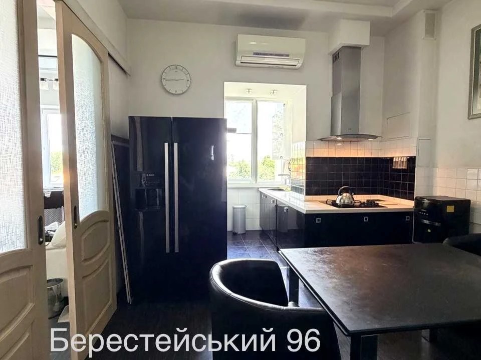 Квартира. Київ, Берестейський просп.