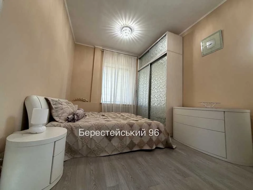 Квартира. Київ, Берестейський просп.