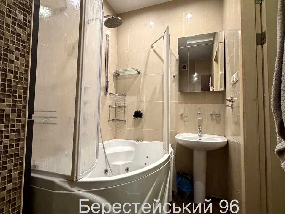 Квартира. Київ, Берестейський просп.