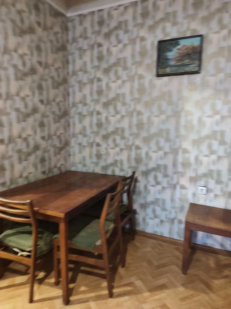 Продається 2-кімнатна квартира неподалік від Центру!