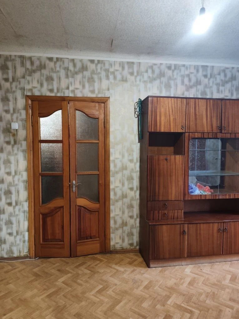 Продається 2-кімнатна квартира неподалік від Центру!
