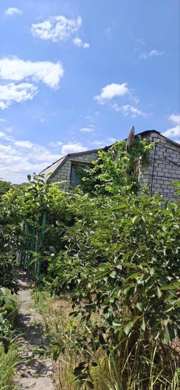 Продам дом Черноморка , пляж 2 остановки трамваем. Домик у м