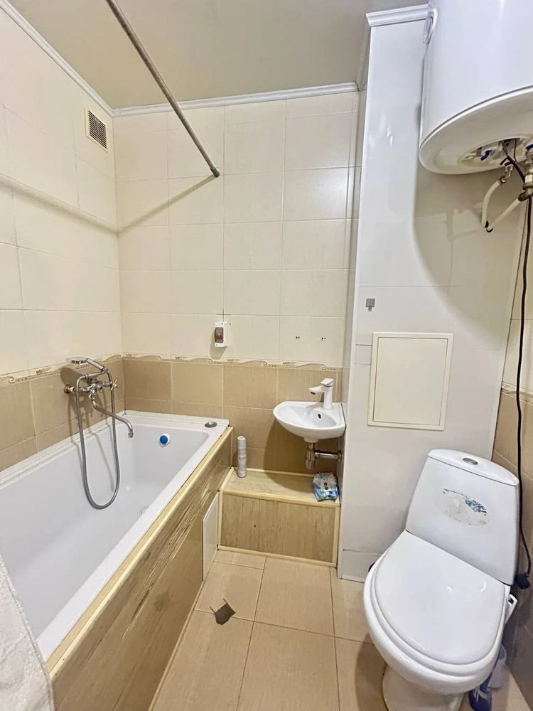 Sale of 1.5 room apartment, 38 sq.m. on Lobanovsky Street, Dniprovs