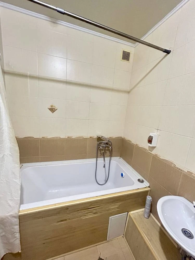 Sale of 1.5 room apartment, 38 sq.m. on Lobanovsky Street, Dniprovs