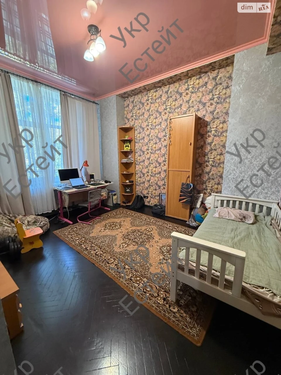 Sale: 5-Room Apartment in Nagirny (Kyiv)