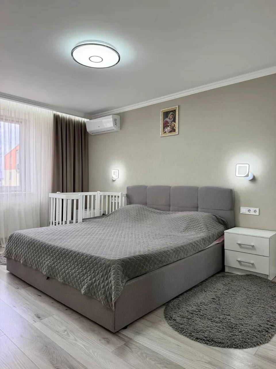 2-кімнатна квартира 63 м² + комора, 7 поверхів, з ремонтом та меблями в новобудинку