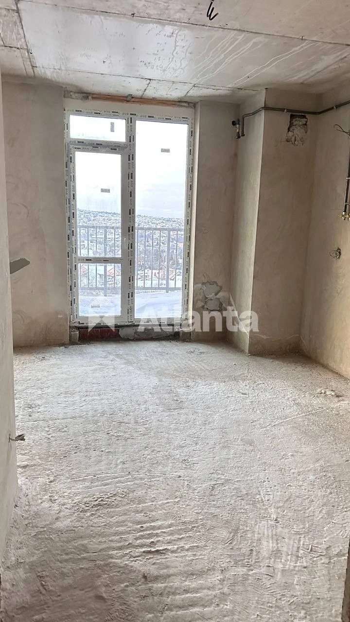 Sale of a luxury penthouse in a new building