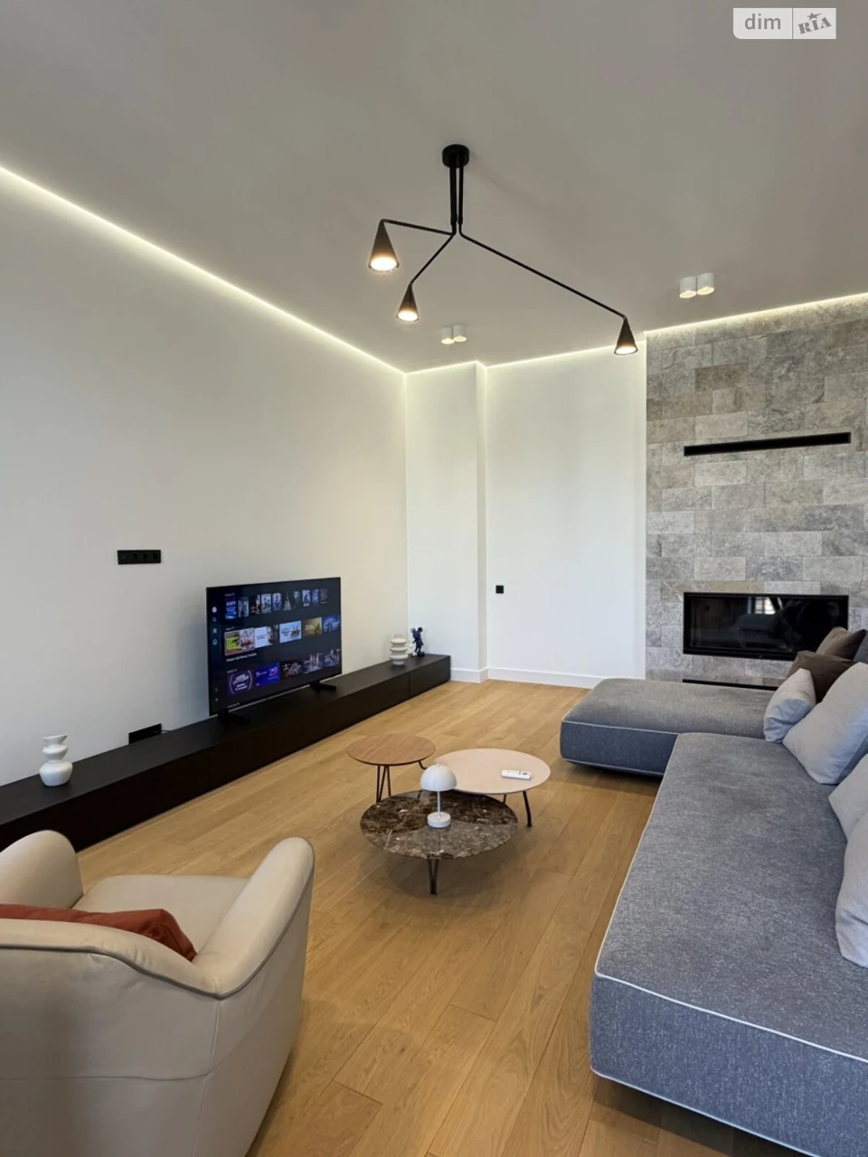 Long-Term Rental Apartment, Holosiiv