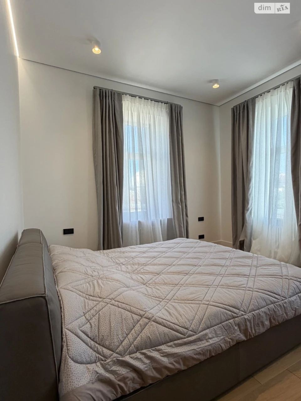 Long-Term Rental Apartment, Holosiiv