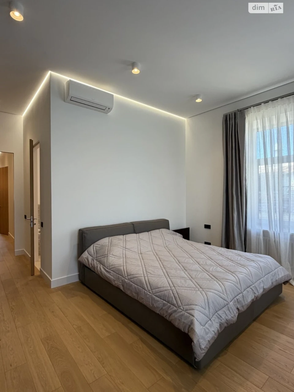 Long-Term Rental Apartment, Holosiiv