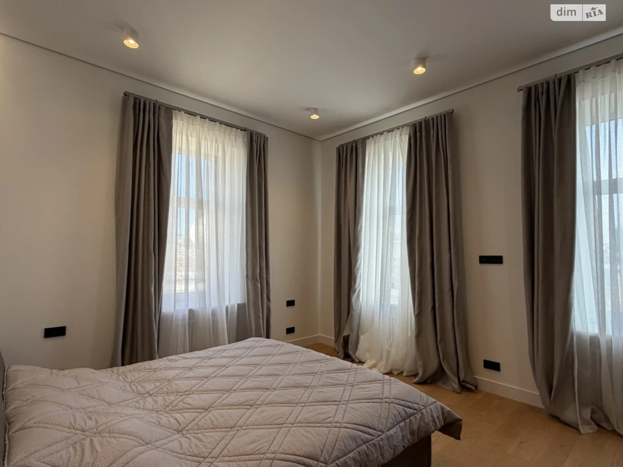 Long-Term Rental Apartment, Holosiiv
