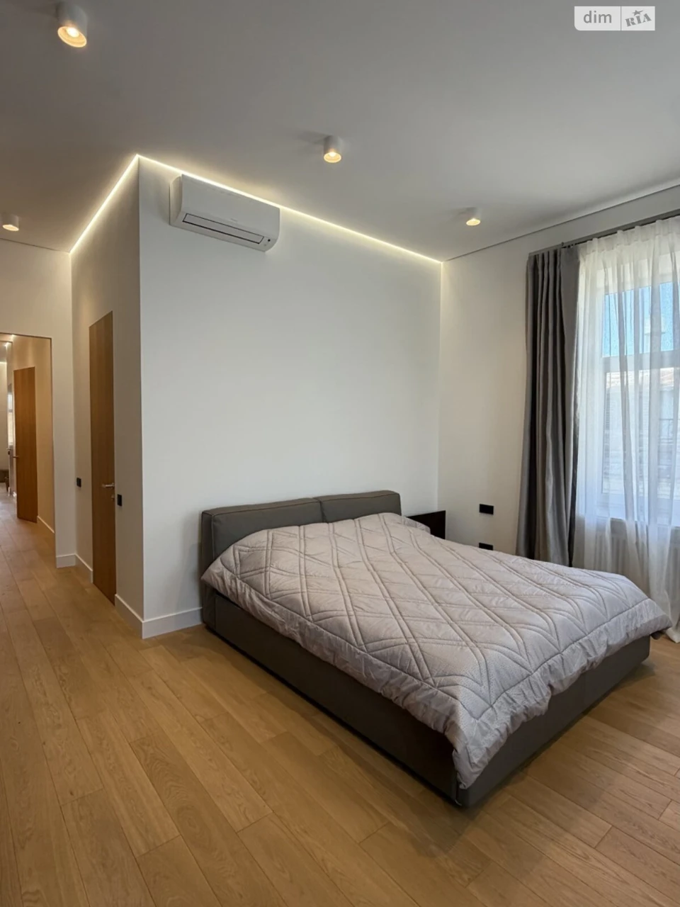 Long-Term Rental Apartment, Holosiiv