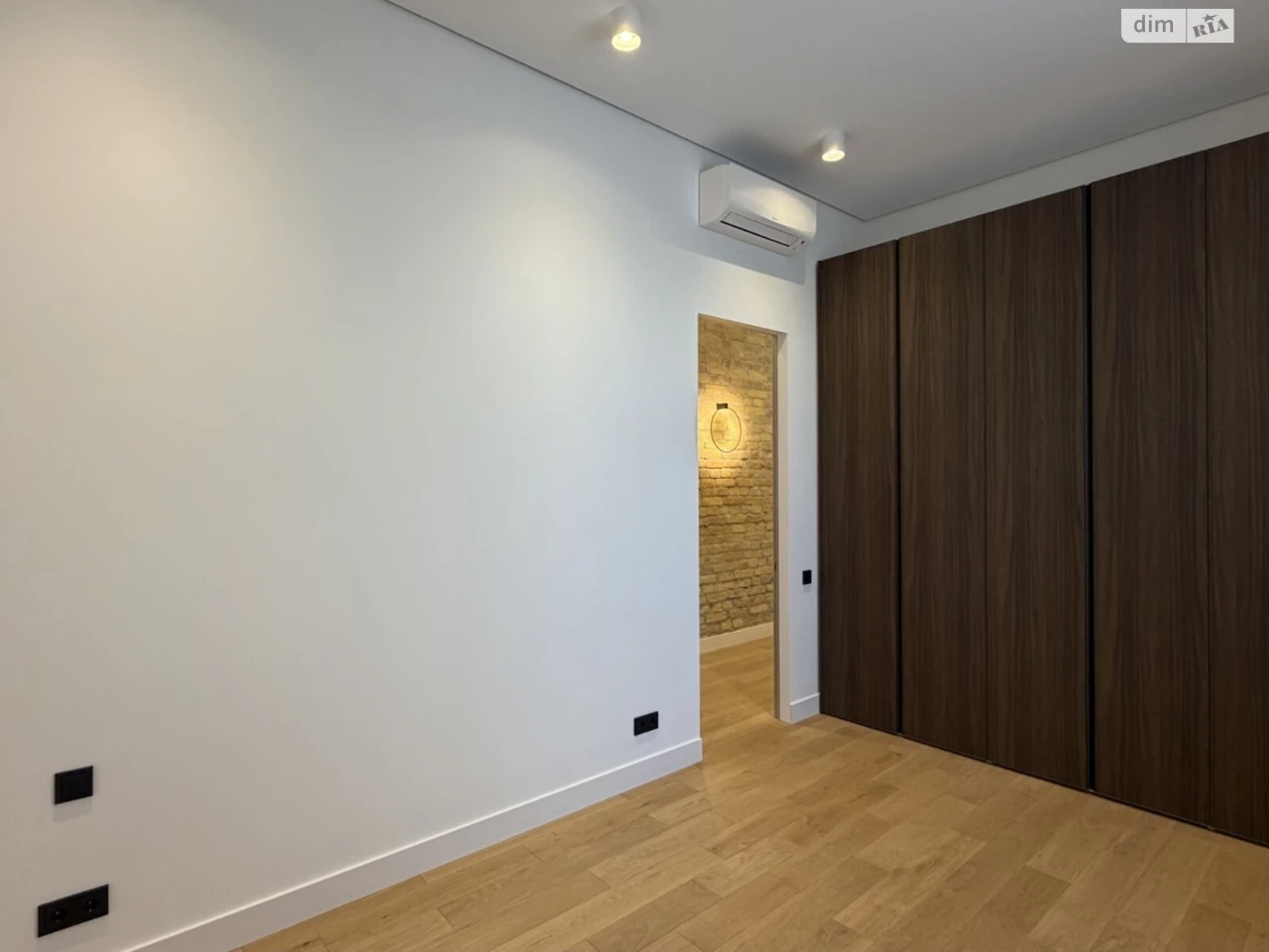 Long-Term Rental Apartment, Holosiiv